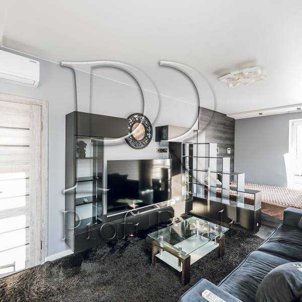 Продаж 1-кімнатної квартири 45 м², Петрівська вулиця, 1