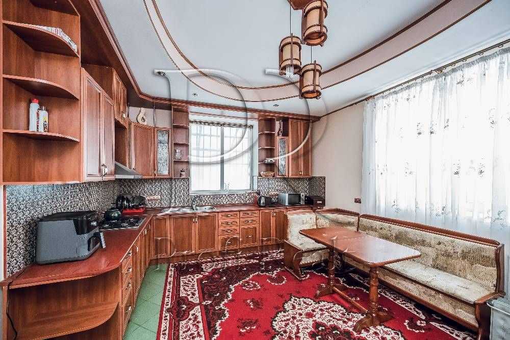 Продажа дома 497 м², Ярослава Мудрого ул.