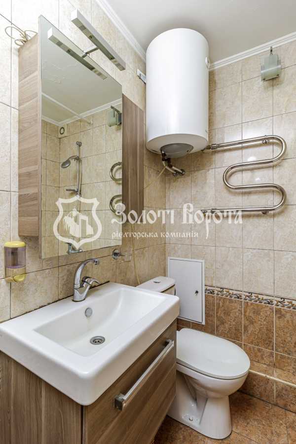 Продаж 3-кімнатної квартири 56.2 м², Верховної Ради бул., 22