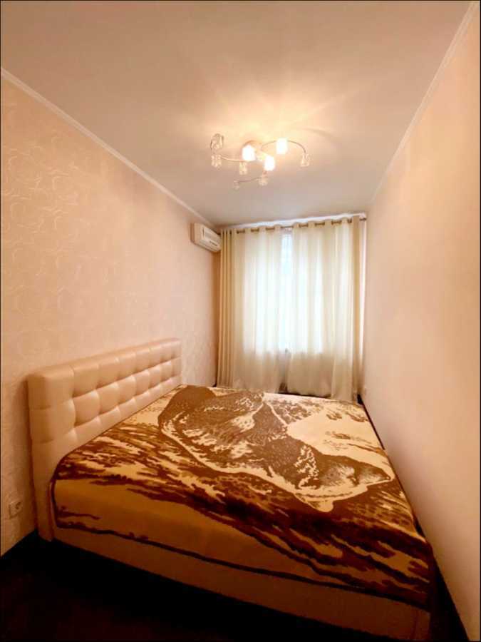 2-комнатная квартира посуточно 85 м², Дмитрия Яворницкого просп., 11