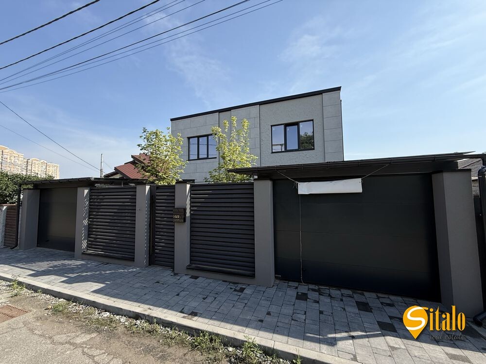 Продаж будинку 320 м², Листопадна вул.