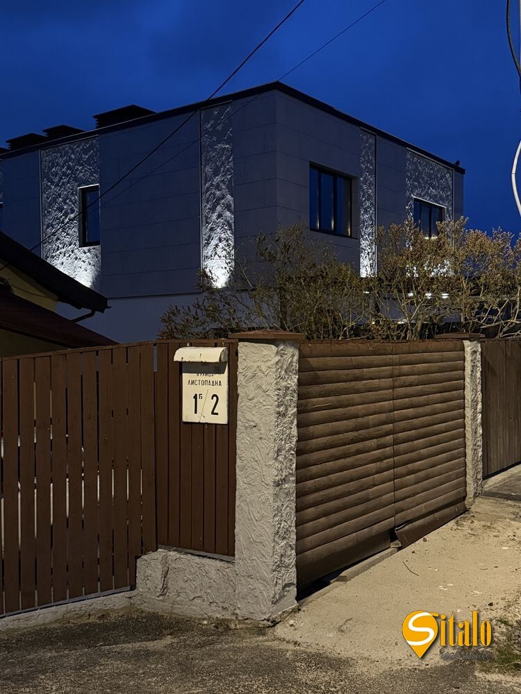 Продаж будинку 320 м², Листопадна вул.