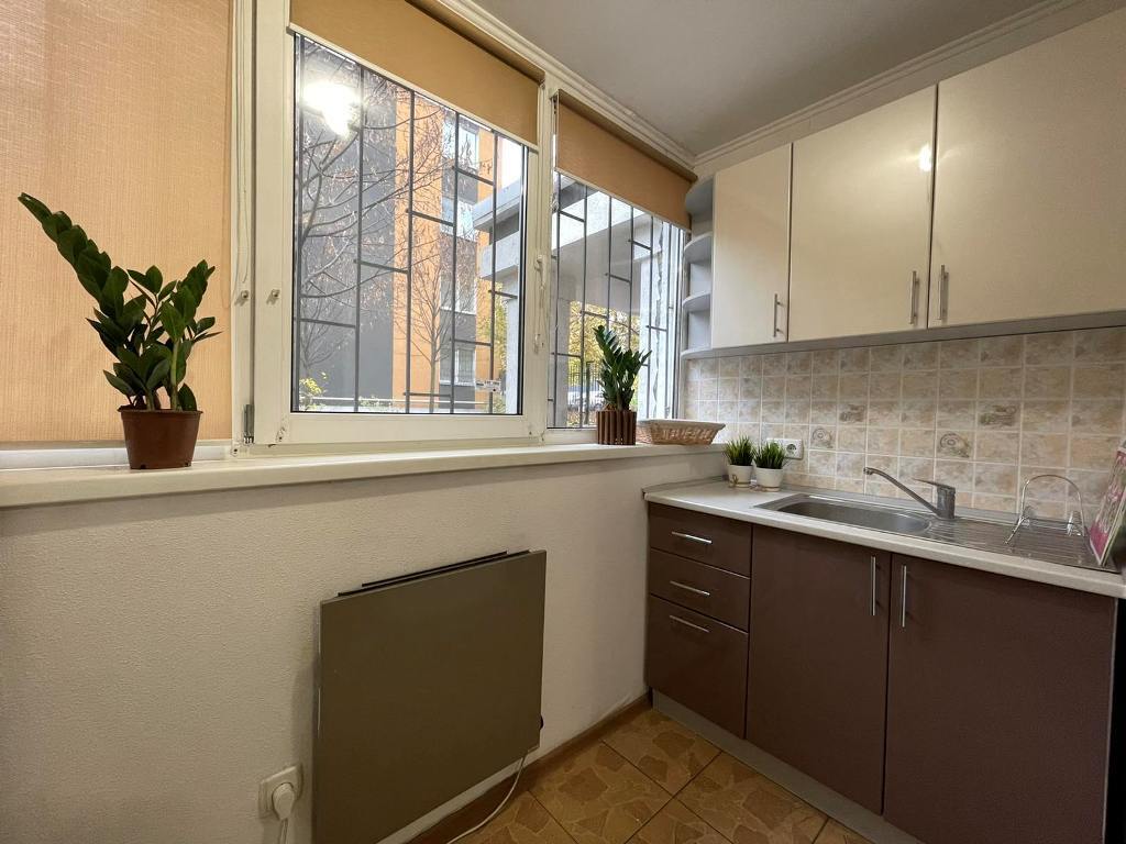 Оренда 1-кімнатної квартири 38 м², Джерельна вул., 4