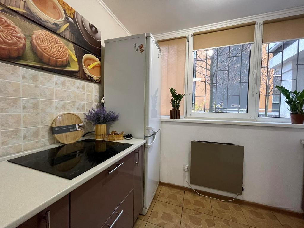 Оренда 1-кімнатної квартири 38 м², Джерельна вул., 4