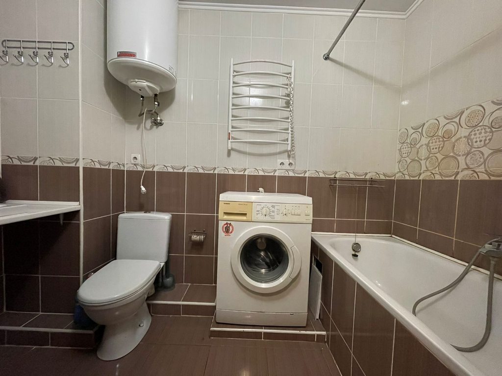 Оренда 1-кімнатної квартири 38 м², Джерельна вул., 4