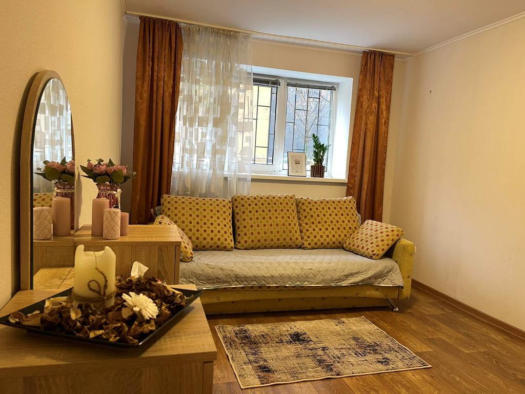 Оренда 1-кімнатної квартири 38 м², Джерельна вул., 4