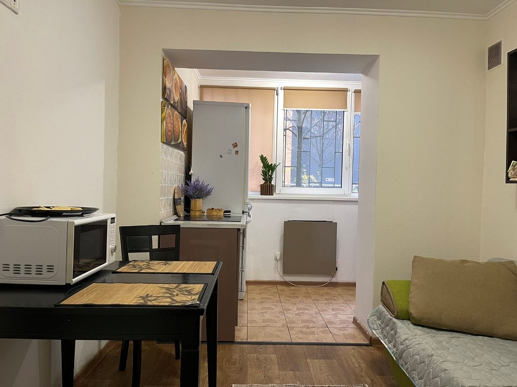 Оренда 1-кімнатної квартири 38 м², Джерельна вул., 4