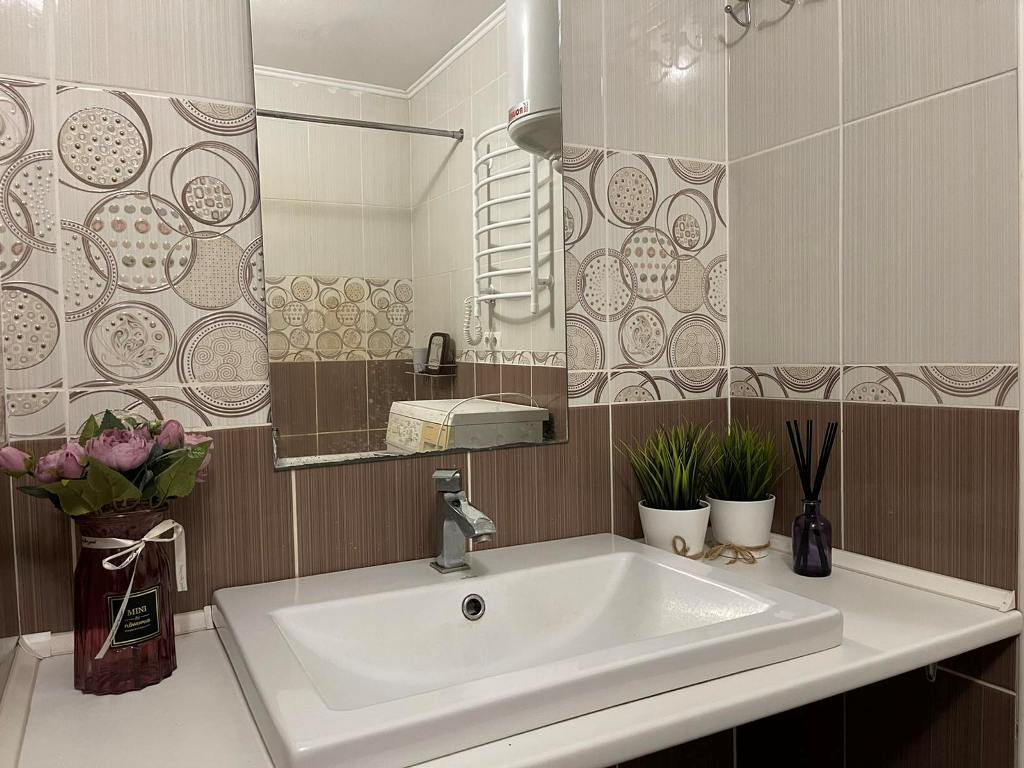 Оренда 1-кімнатної квартири 38 м², Джерельна вул., 4