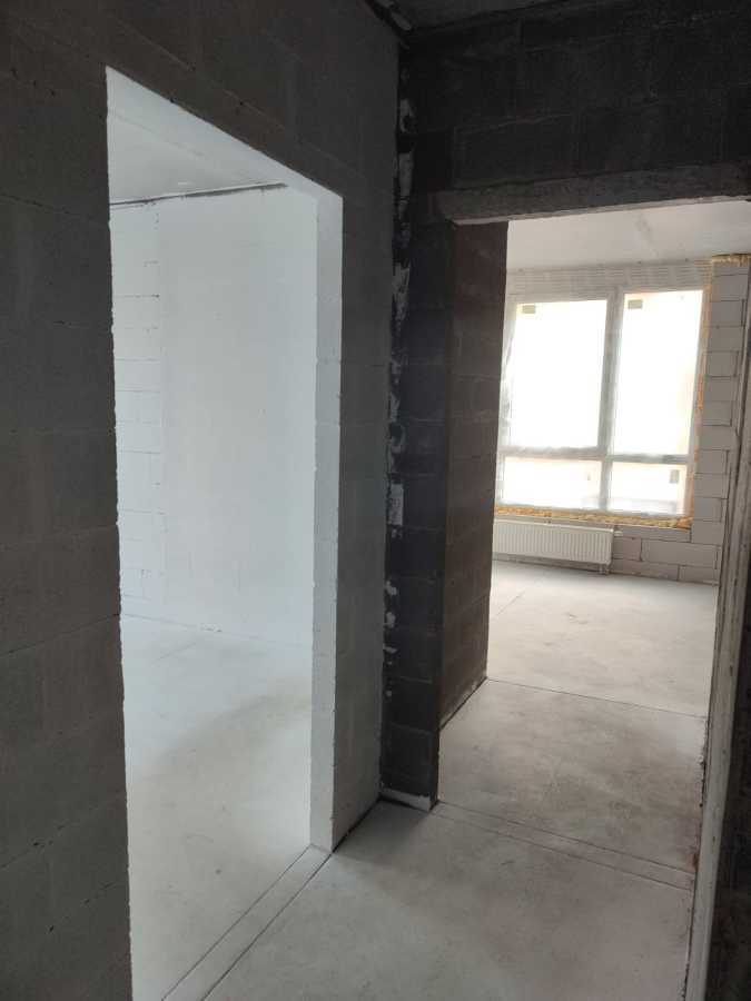 Оренда 3-кімнатної квартири 77 м², Салютна вул., 2