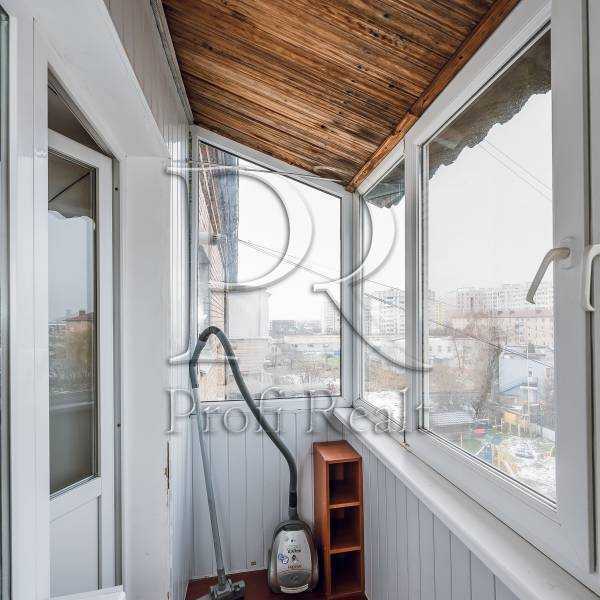 Продаж 1-кімнатної квартири 34 м², Володимирська вул., 2