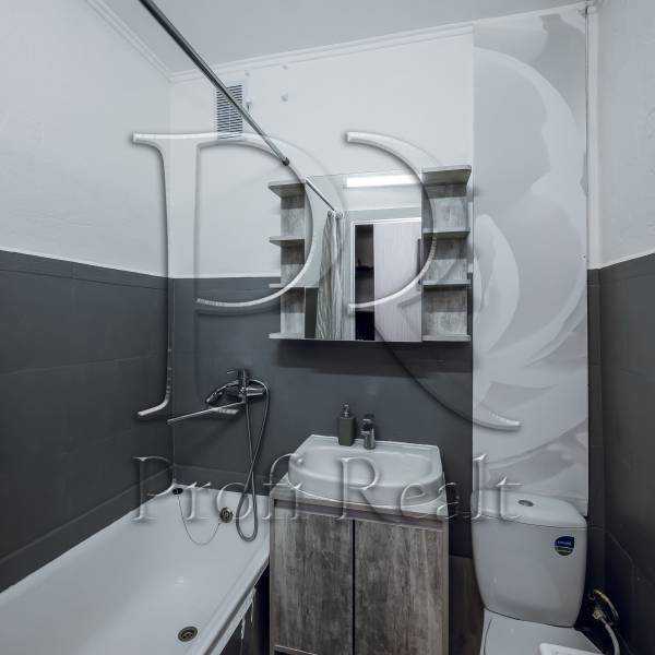 Продаж 1-кімнатної квартири 34 м², Володимирська вул., 2