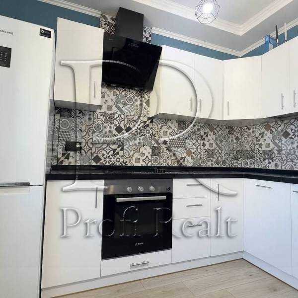 Продажа 1-комнатной квартиры 38 м², Чубинского ул., 4