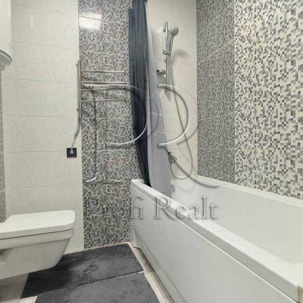 Продажа 1-комнатной квартиры 38 м², Чубинского ул., 4