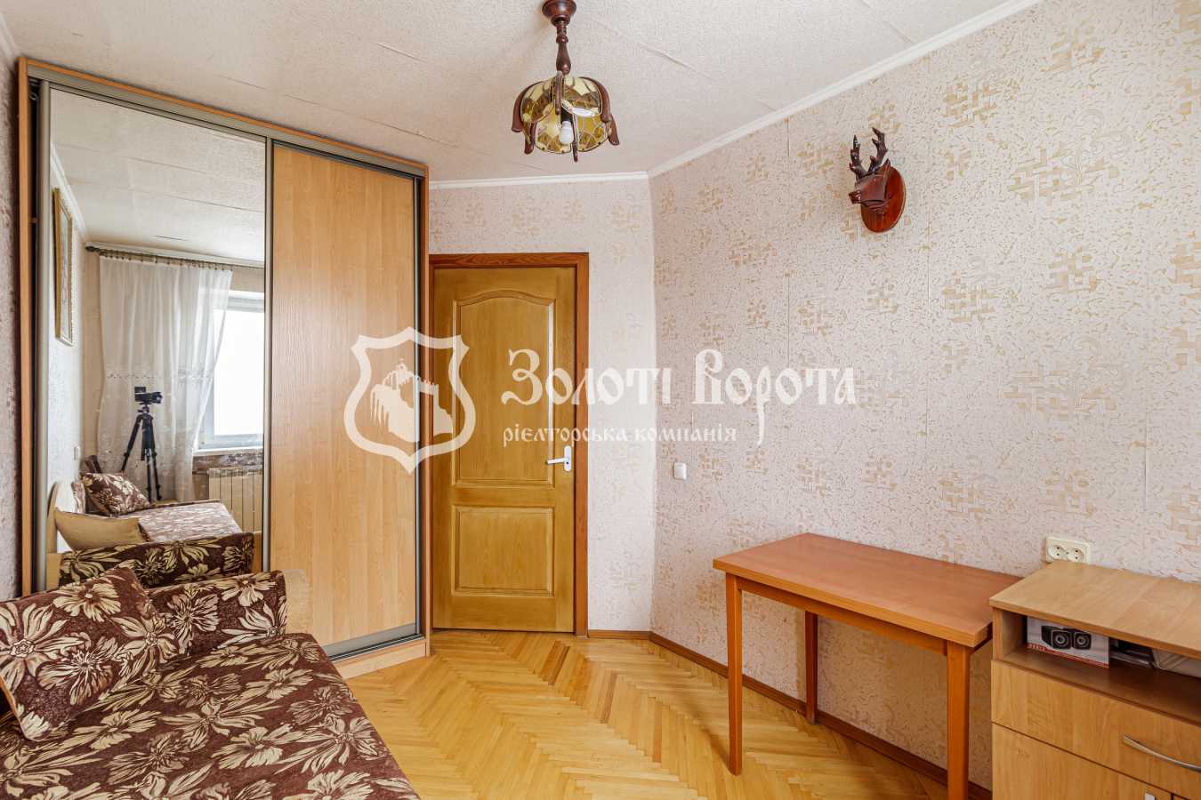 Продаж 2-кімнатної квартири 44.4 м², Краківська вул., 18