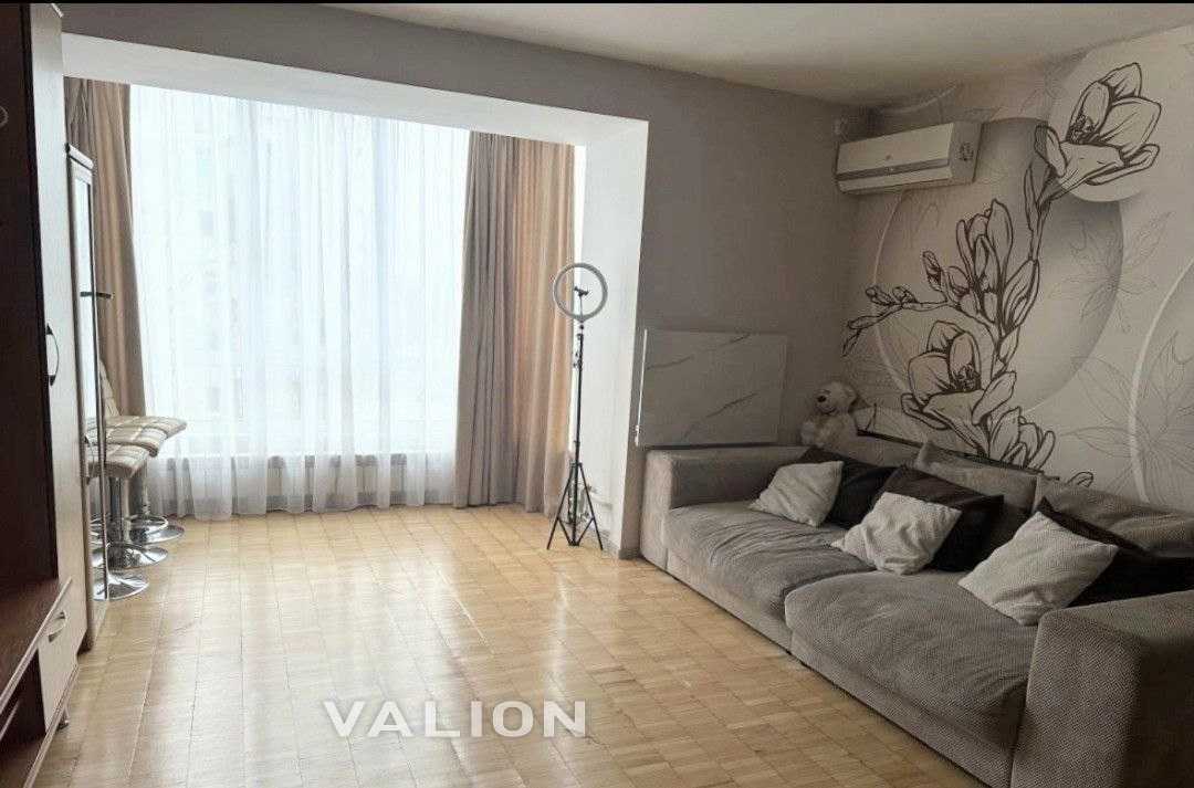 Продаж 1-кімнатної квартири 46.6 м², Ялтинська вул., 5Б