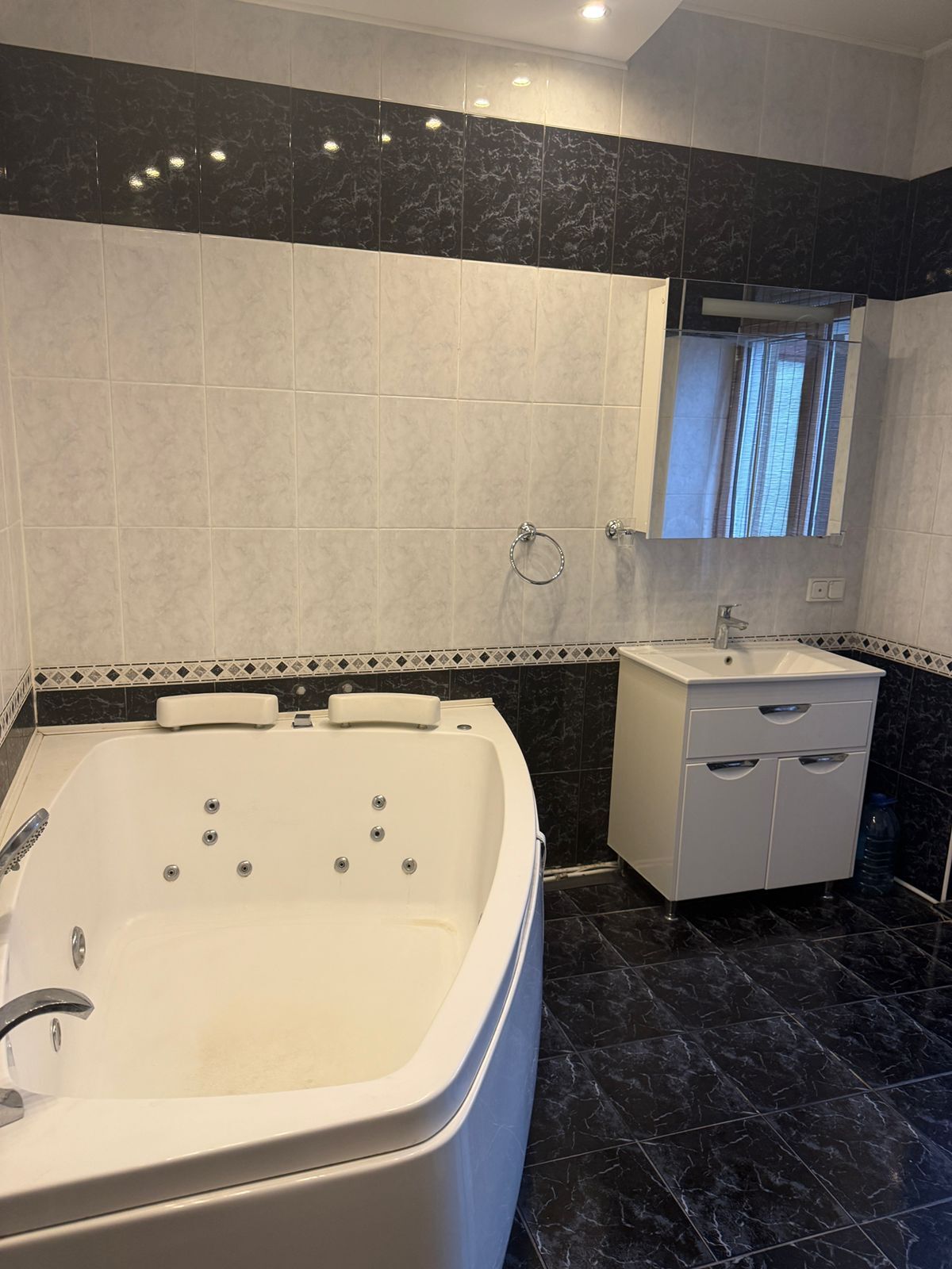 Оренда 2-кімнатної квартири 75 м², Хрещатик вул., 15