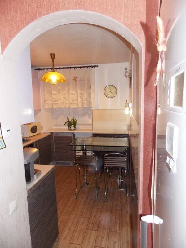 Продажа 3-комнатной квартиры 60 м², Илларионовская ул.