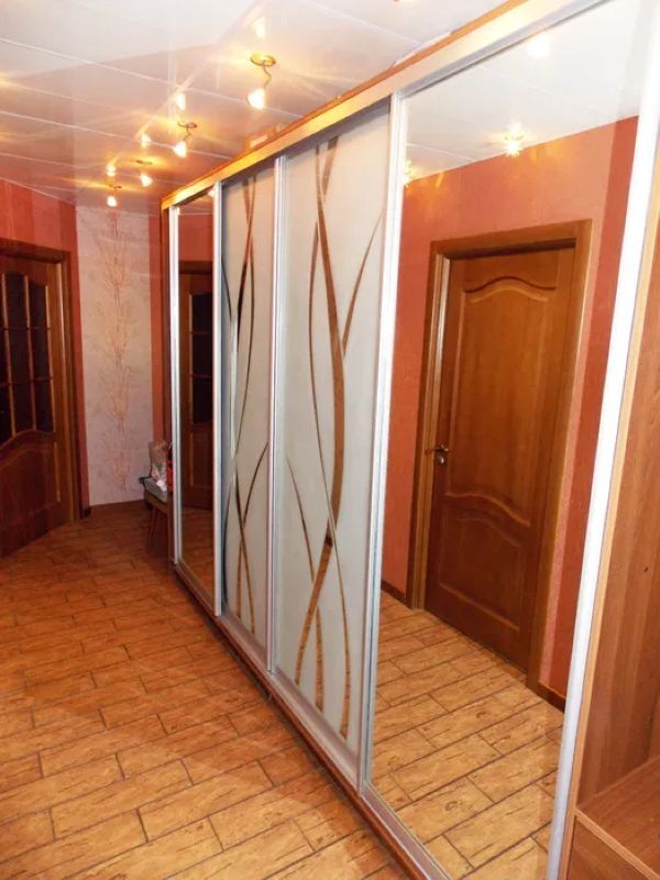 Продажа 3-комнатной квартиры 60 м², Илларионовская ул.