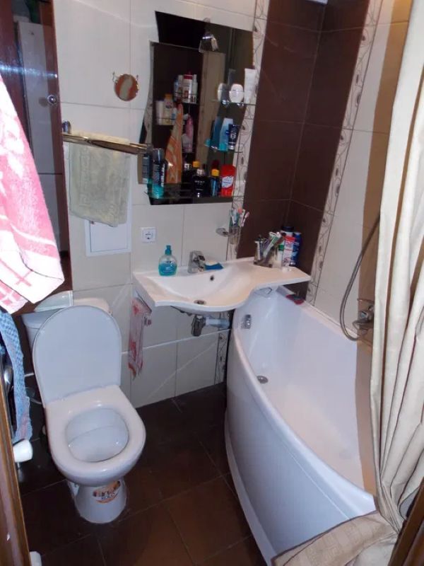 Продажа 3-комнатной квартиры 60 м², Илларионовская ул.