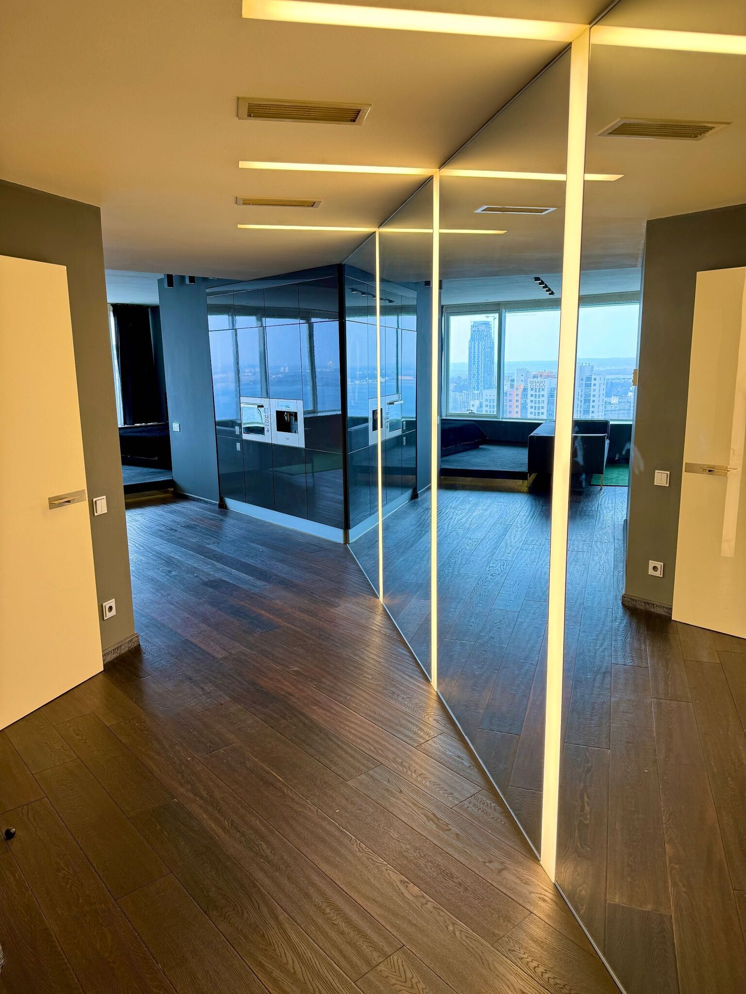 Продажа 2-комнатной квартиры 65 м², Глинки ул., 2