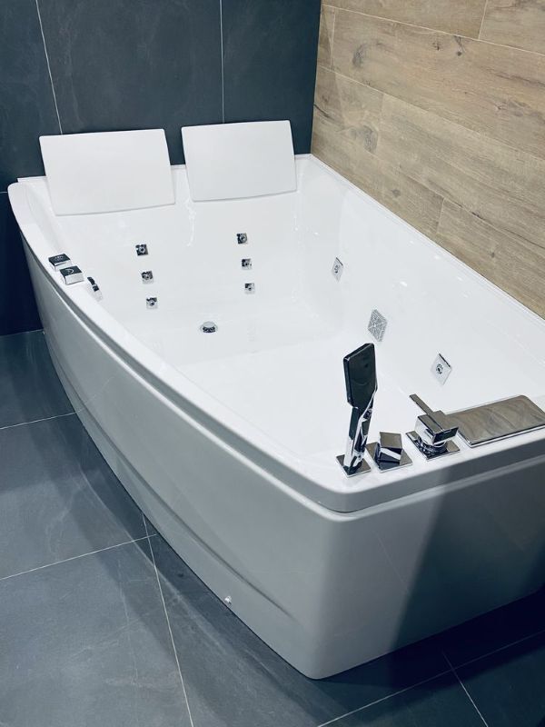 Продажа 1-комнатной квартиры 50 м², Набережная Победы ул., 44