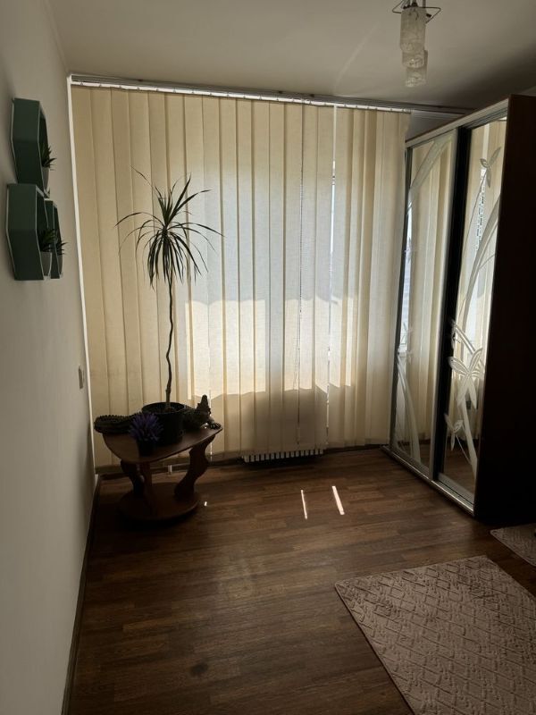 Продажа 4-комнатной квартиры 82 м², Славы бул., 18