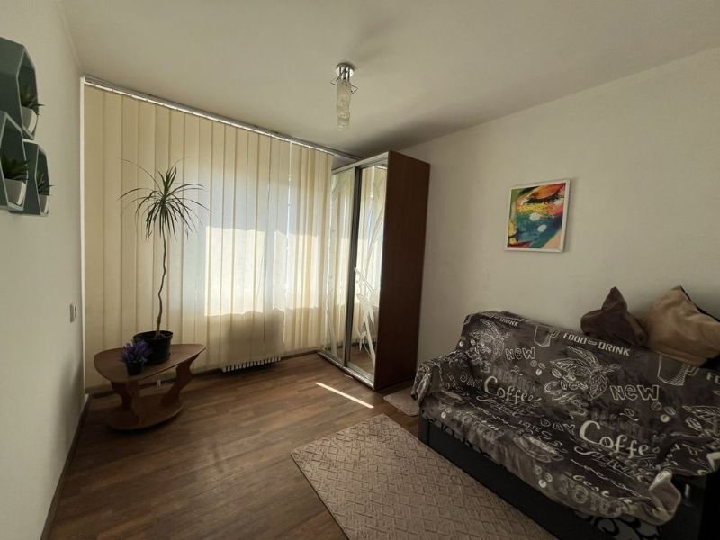 Продажа 4-комнатной квартиры 82 м², Славы бул., 18