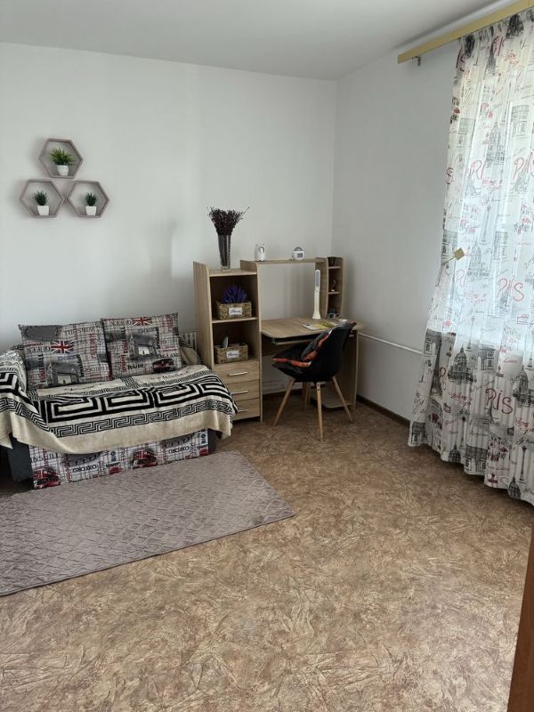 Продажа 4-комнатной квартиры 82 м², Славы бул., 18