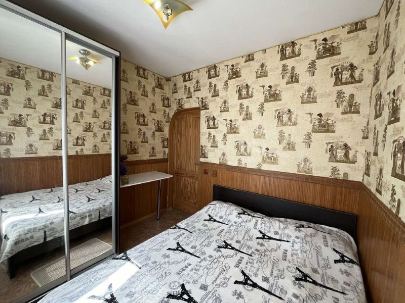 Продажа 4-комнатной квартиры 82 м², Славы бул., 18