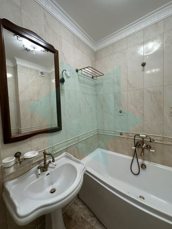 Аренда 2-комнатной квартиры 72 м², Симферопольская ул., 2