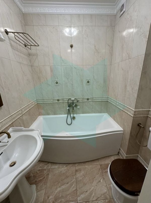 Аренда 2-комнатной квартиры 72 м², Симферопольская ул., 2