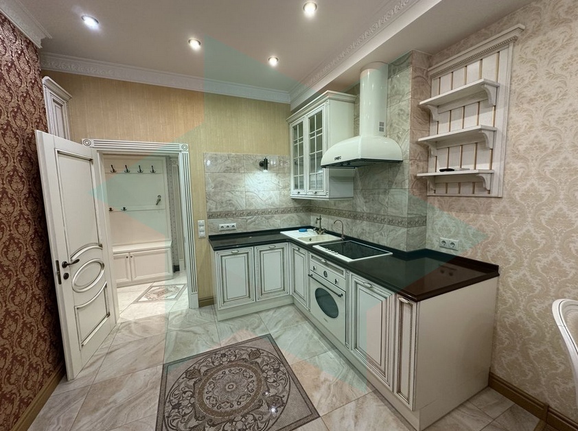 Аренда 2-комнатной квартиры 72 м², Симферопольская ул., 2