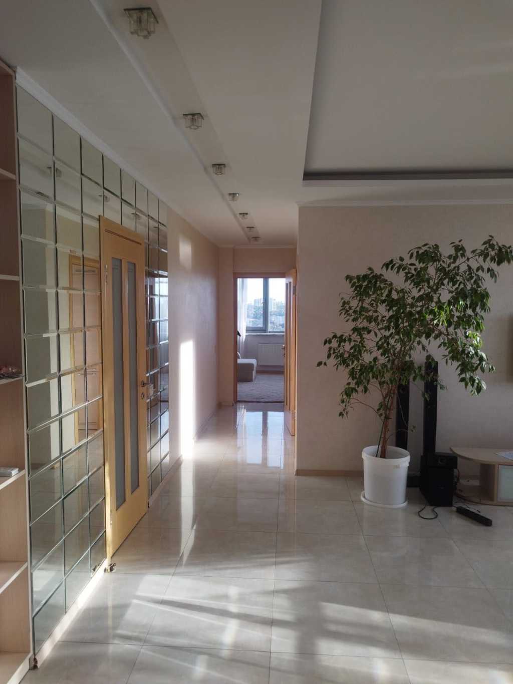 Оренда 3-кімнатної квартири 90 м², Вишгородська вул., 45/4