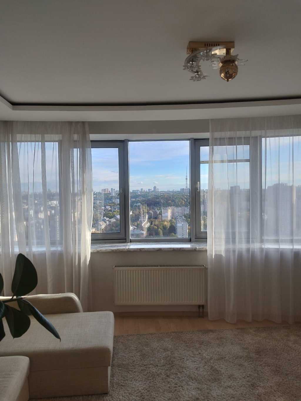 Оренда 3-кімнатної квартири 90 м², Вишгородська вул., 45/4