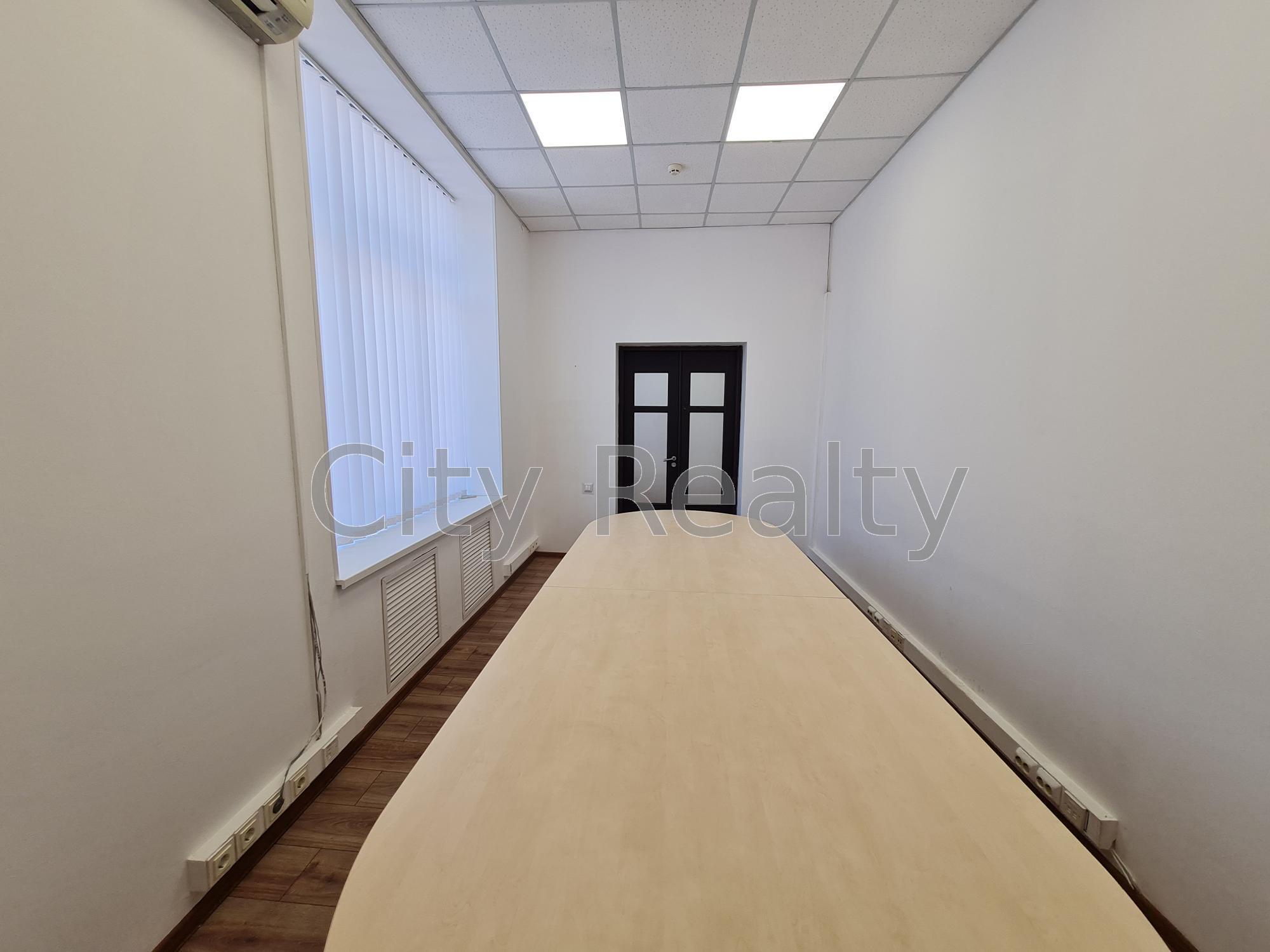 Аренда офиса 66.2 м², Крещатик ул., 7/11