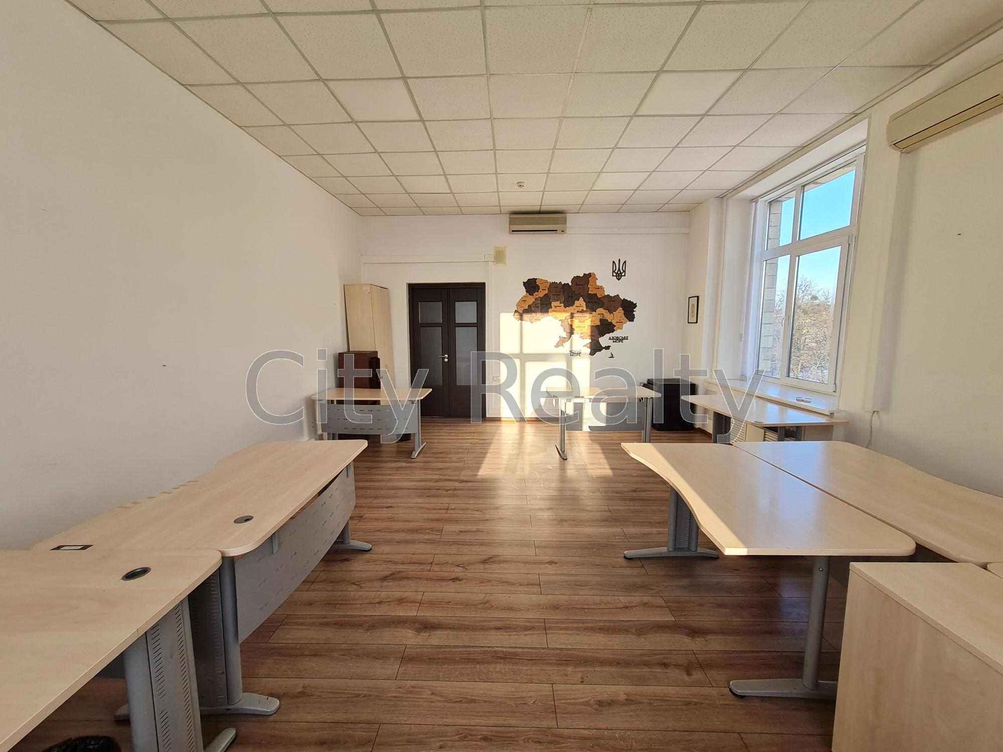 Аренда офиса 66.2 м², Крещатик ул., 7/11