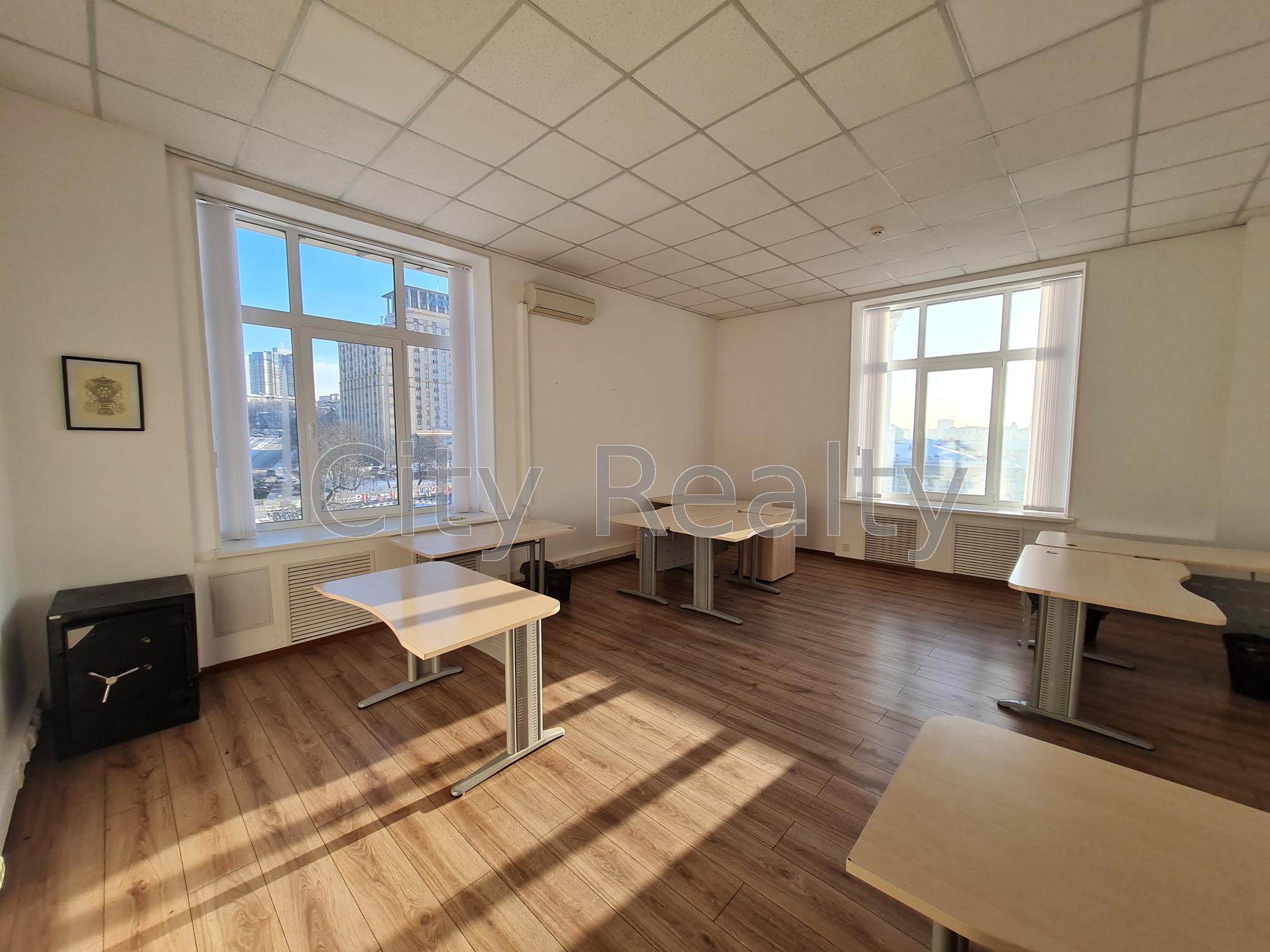 Аренда офиса 66.2 м², Крещатик ул., 7/11