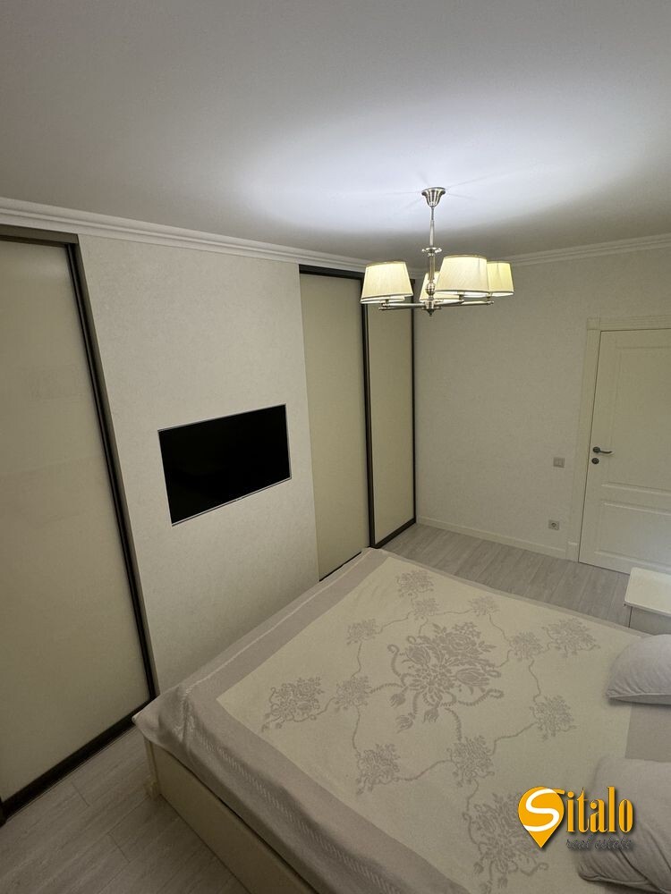 Продажа 4-комнатной квартиры 80 м², Каховская ул., 62А