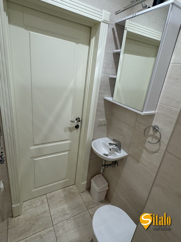 Продажа 4-комнатной квартиры 80 м², Каховская ул., 62А