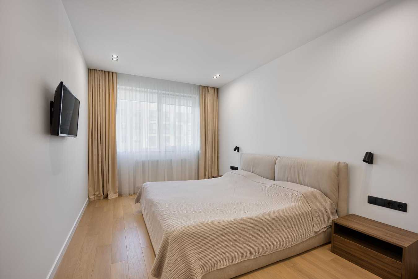 Продажа 2-комнатной квартиры 75 м², Угорская ул.