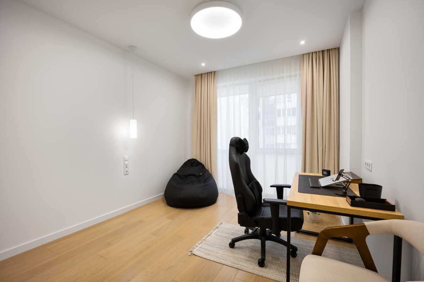 Продажа 2-комнатной квартиры 75 м², Угорская ул.