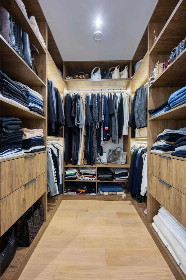 Продажа 2-комнатной квартиры 75 м², Угорская ул.