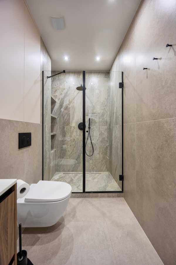 Продажа 2-комнатной квартиры 75 м², Угорская ул.