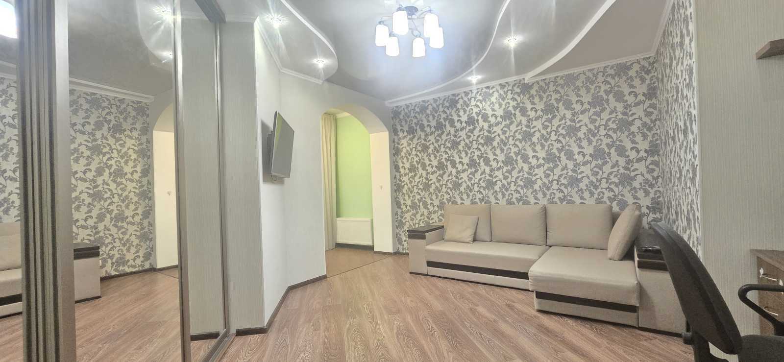 Продажа 2-комнатной квартиры 65.7 м², Садовая ул., 1В