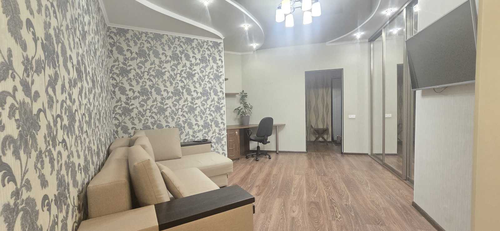 Продажа 2-комнатной квартиры 65.7 м², Садовая ул., 1В