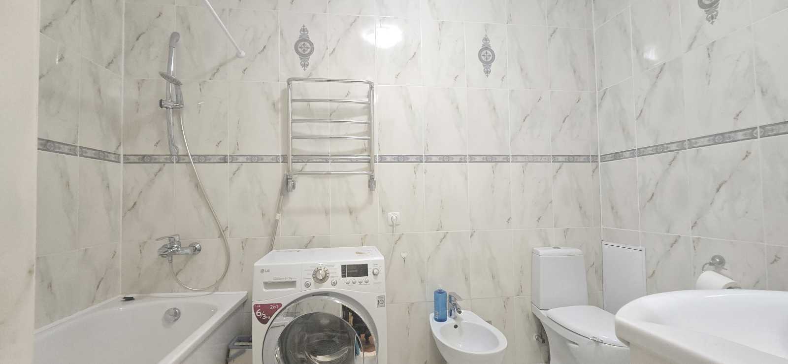 Продажа 2-комнатной квартиры 65.7 м², Садовая ул., 1В