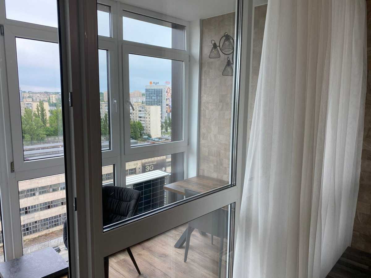 Оренда 1-кімнатної квартири 53 м², Джона Маккейна вул., 3А