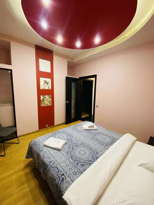 Продаж 3-кімнатної квартири 64 м², Басейна вул., 17