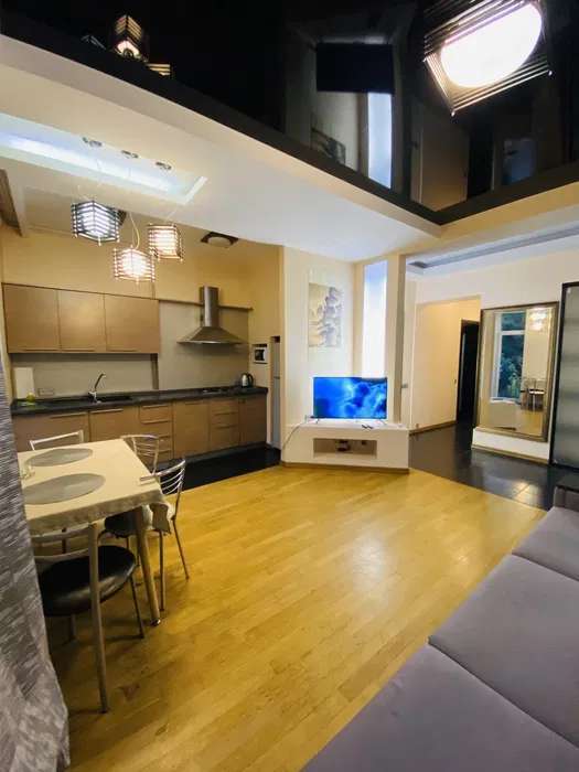 Продаж 3-кімнатної квартири 64 м², Басейна вул., 17