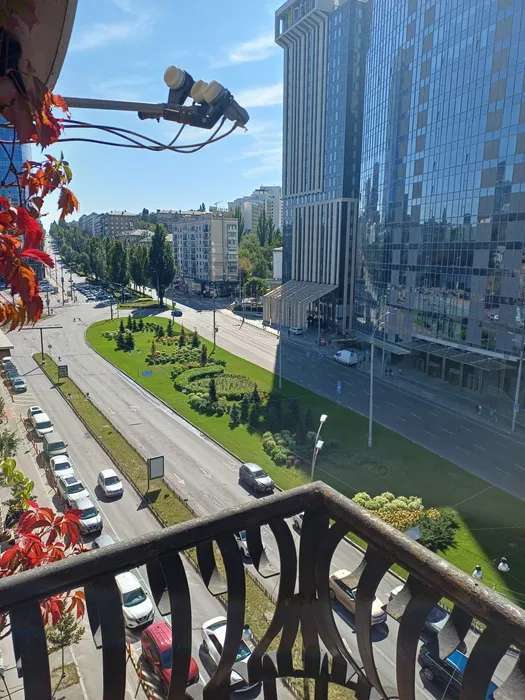 Продаж 3-кімнатної квартири 64 м², Басейна вул., 17
